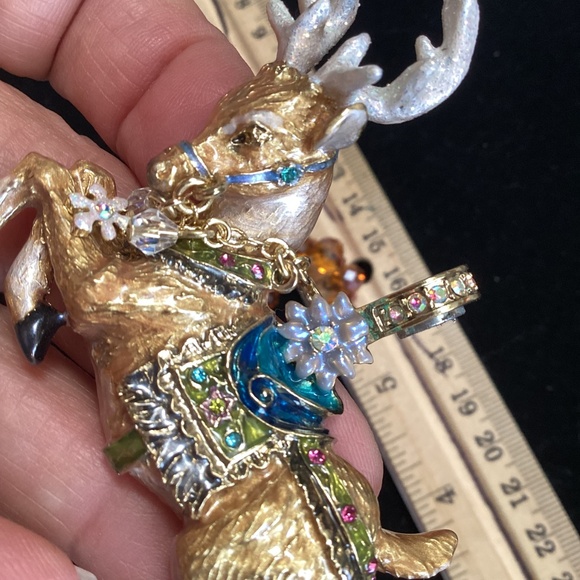 Kirks Folly reindeer - Picture 10 of 10